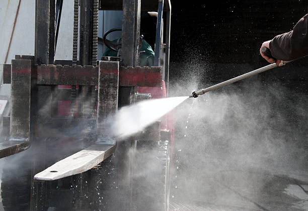 Best Roof Pressure Washing  in Tanaina, AK